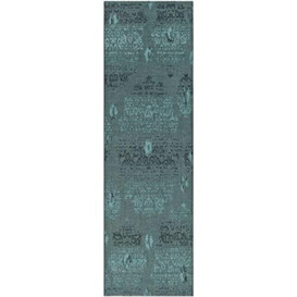 SAFAVIEH Traditional Rug for Living Room, Dining Room, Bedroom - Palacio Collection, Short Pile, in Black and Turquoise, 152 X 244 cm