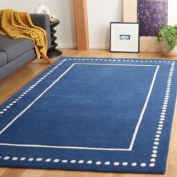 Safavieh Traditional Rug for Living Room, Dining Room, Bedroom - Bella Collection, Short Pile, in Navy Blue and Ivory, 152 X 244 cm