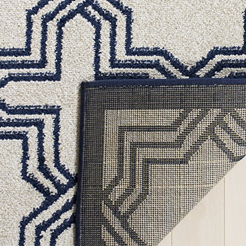Safavieh Geometric Indoor/Outdoor Woven Rectangle Area Rug, Amherst Collection, AMT413, in Ivory / Navy, 76 X 122 cm for Garden, Patio or Any Outdoor Space