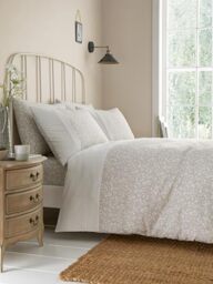 Dreams & Drapes - Pintuck Leaf Duvet Cover - Double Bedding Size (200 x 200cm) - 2 Pillowcases - Premium PolyCotton - Floral Duvet Cover in Natural - Cream Natural/White Bedding