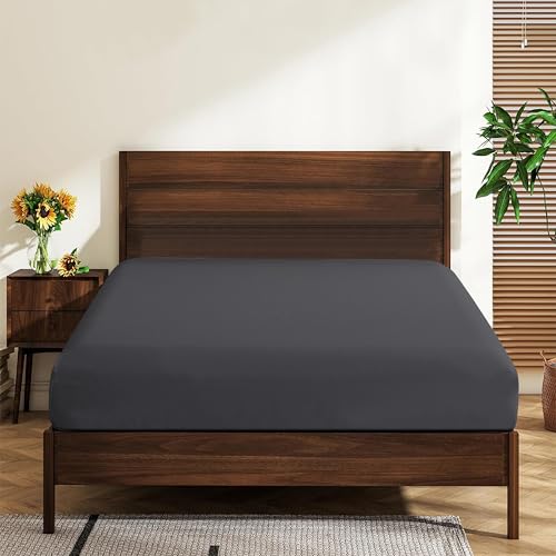 "California King 100% Egyptian Cotton Fitted Sheet, 600 Thread Count 16"" Deep Pocket, Ultra-Soft Hotel Luxury, Durable, Breathable and Comfy Bottom Sheet (1 Cal King Fitted Sheet, Dark Grey)"