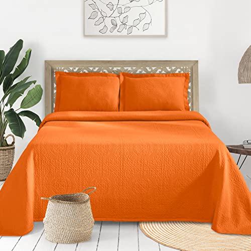 Superior Cotton Fleur De Lis Bedspread Set, Warm Blankets, All-Season Bedding, Bedroom Decor, Decorative Boho Medallion Coverlet, Includes 1 Bedspread, 1 Pillow Sham, Twin, Mandarin