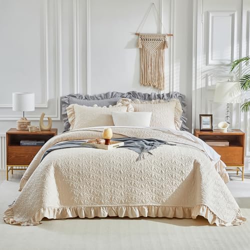 Oversized Ruffled Quilt Set 100 * 100in Queen Size Solid Shabby Chic Farmhouse Ruffles 3PC Quilted Bedding Rustic Coverlet & Sets Lightweight Fluffy Summer Bedspread with Shams for Women Men Cream