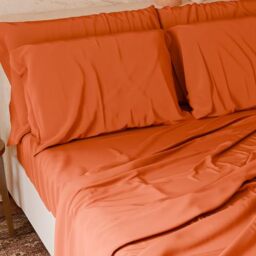 PETTI Italian Artisans - 4-Piece Maxi Double Bed Sheet Set, Soft and Breathable, Complete Bed Set with Top Sheet, Fitted Sheet with Elasticated Corners and 2 Pillowcases Orange Sheets
