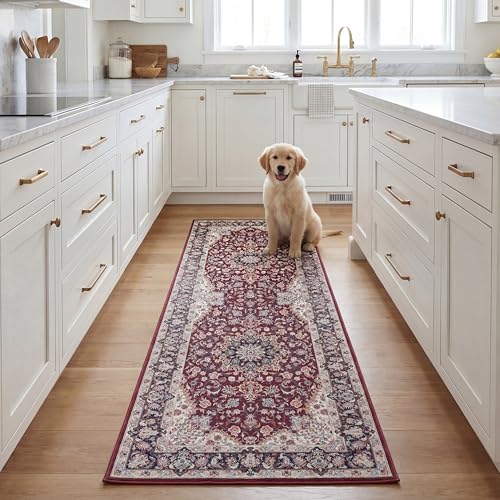 Safavieh Traditional Rug Ideal for High Traffic Areas - Machine Washable and Non Slip - Tucson Collection, Short Pile, in Red and Navy, 76 X 244 cm