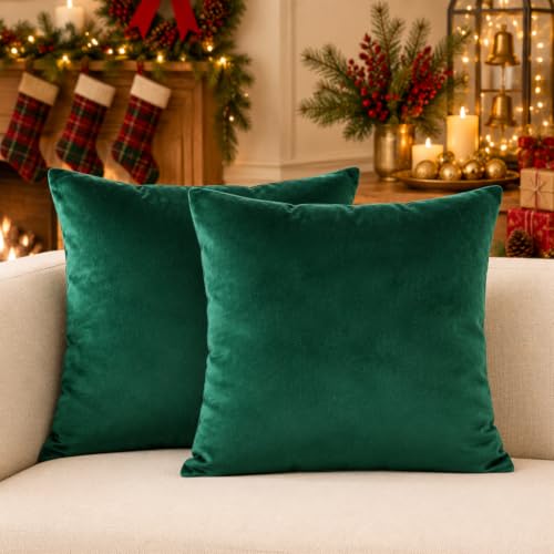 VAKADO 22x22 Inch Emerald Green Velvet Throw Pillow Covers Christmas Dark Green Cushion Cases Modern Decorative Cozy Soft Solid Square Home Decor for Bedroom Car Couch Sofa Office Pack of 2,56x56cm