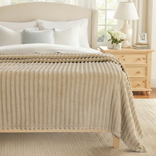 decorUhome Light Brown Fleece King Blanket 108x90 Inches - Soft Fleece Bed Cozy Fluffy Plush Flannel Large Striped Throws for Couch Sofa, Decorative Fuzzy Blanket for Woman