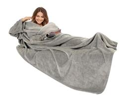 Gözze - Premium Wearable Snuggle Blanket with Sleeves and Breast Pocket, 150 x 240 cm - Silver
