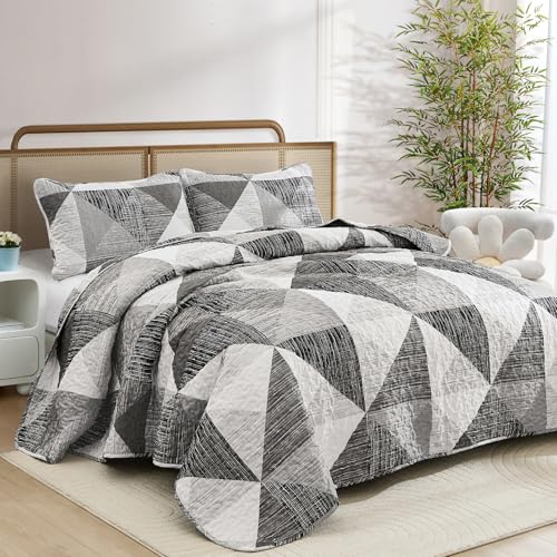 "Dintszyayue GC02AC090680K3U-B Quilt Set - Triangle Patchwork Bedspread with 2 Pillowcases, Reversible Lightweight Microfiber Quilted Bedding Set, King (90""x110"")"