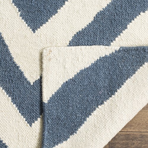 Safavieh Contemporary Indoor Flatweave Square Area Rug, Dhurrie Collection, DHU568, in Blue / Ivory, 183 X 183 cm for Living Room, Bedroom or Any Indoor Space