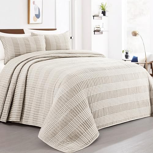 HOMBYS 128x120 Seersucker Patchwork Oversized King Quilt Set, Lightweight Plaid Bedspread Coverlet Set, All Season Bohemian Home Bedding Decor with 2 Pillow Shams, Beige