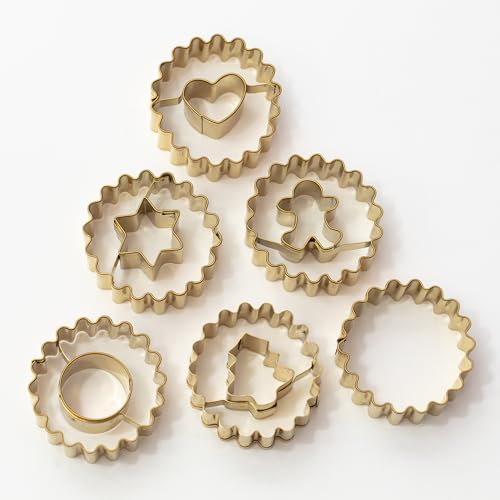 PME Cake Christmas Cookie Cutter Set - 6 Linzer Cutters - Star, Heart, Gingerbread Man, Christmas Tree, Circle & Plain - Festive Baking Tools for Holiday Cookies & Family Fun