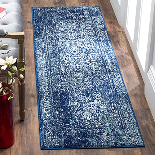 SAFAVIEH Traditional Rug for Living Room, Dining Room, Bedroom - Evoke Collection, Short Pile, in Navy and Ivory, 240 x 300 cm