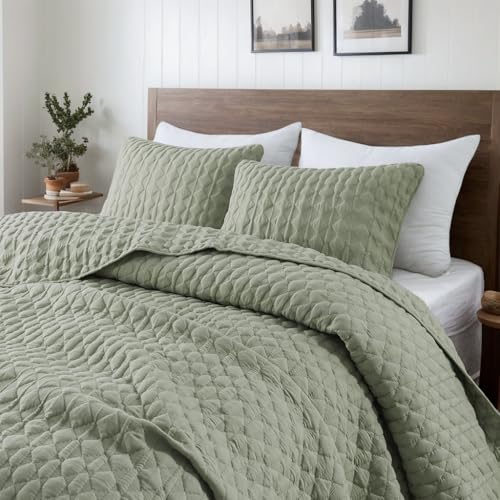 WDCOZY Sage Green Quit Twin Size Bedding Sets with Pillow Sham, Lightweight Soft Bedspread Coverlet, Twin XL Thin Comforter Bed Cover, All Season Spring Summer, 2 Pieces, 68x90 inches
