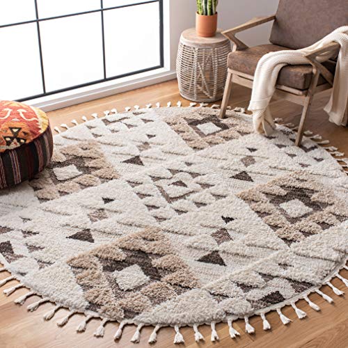 Safavieh Shag Rug for Living Room, Dining Room, Bedroom - Moroccan Tassel Shag Collection, Short Pile, in Ivory and Brown,