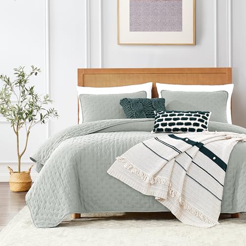 ROARINGWILD California Cal King Size Quilt Bedding Sets with Pillow Shams, Sage Green Oversized Lightweight Bedspread Coverlet, 3 Pieces, 118x106 inches