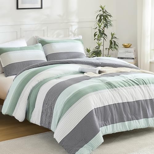 Litanika Super King Plus Comforter Set - 3 Pieces Stripe Bed Set - Light Green Oversized Alaskan King Fluffy Lightweight Soft Colorblock Down Alternative All Season Bed Set