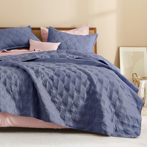 Litanika Oversized King Quilt Bedding Set, 3 Pcs Dark Blue Grey Bedspreads - Cloud-like Soft Fluffy Lightweight Breathable All Season Coverlet Comforter Cover Bed Set Room Decor Gift