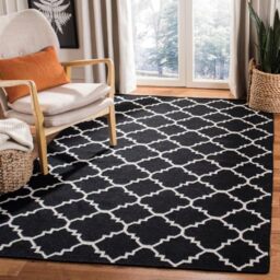 Safavieh Contemporary Indoor Flatweave Rectangle Area Rug, Dhurrie Collection, DHU554, in Black / Ivory, 152 X 244 cm for Living Room, Bedroom or Any Indoor Space