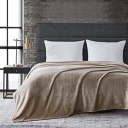 Kenneth Cole New York - Solid Collection - Blanket-Ultra-Soft & Cozy Plush Fleece, Luxuriously Warm Bedding, Machine Washable Easy Care, King, Beige