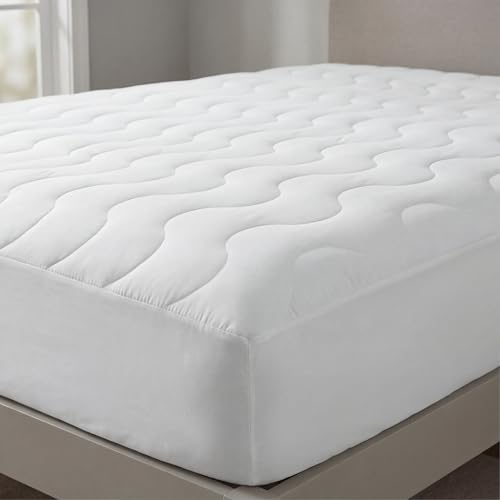 The Fine Bedding Company Spundown Mattress Protector – Double Bed Mattress Protector with Recycled Eco Smartfil® and Peachskin Soft Touch Fabric, Hypoallergenic and Washable – Double