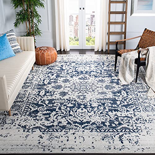 Safavieh Distressed Rug for Living Room, Dining Room, Bedroom - Madison Collection, Short Pile, in Cream and Navy, 200 x 200 cm