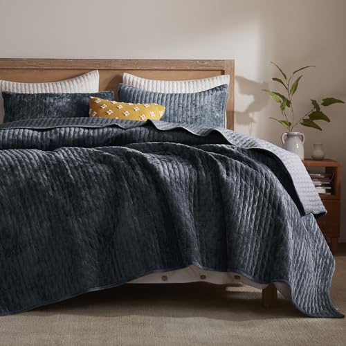 LEAONME Velvet Quilt California King Size 118''x106'', Lightweight Navy Blue Velvet Comforter Set with 2 Matching Shams, Soft Cross Stitch Bedspread Coverlet, Oversized King Bedding Set for All Season