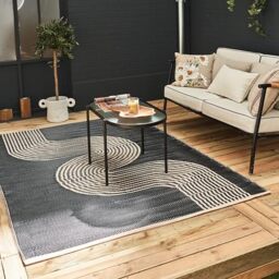 THE RUGS Urban Collection Outdoor Rug - Easy to Clean, Reversible, Waterproof Plastic Outdoor Rugs for Garden, Patio, Balcony, Camping - Contemporary Plastic Straw Rug - Waves Black/Beige, 150x220cm