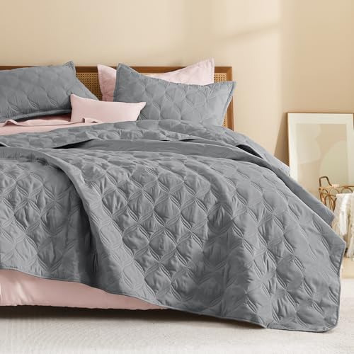 Litanika Oversized King Quilt Bedding Set, 3 Pcs Medium Grey Bedspreads Set - Cloud-like Soft Fluffy Lightweight Breathable All Season Coverlet Comforter Cover Bed Set Room Decor Gift