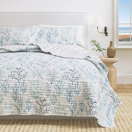 King Coastal Quilt Bedding Set, Summer Coastal Quilt with Shams, Beach 3-Piece Reversible Bedspread Quilt Set. Lightweight Nautical Quilted Coverlet. Amelia Island Collection, Watercolor Coral