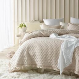 ROOM99 Molly Elegant Cream Bedspread 170 x 210 cm – Versatile Blanket as a Bed Throw or Sofa Throw – Quilted Style – Ideal as a Bedspread