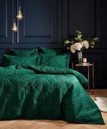 Paoletti Palmeria Quilted Duvet Cover Set – Luxe Embroidered Velvet Bedding (Emerald – Double)