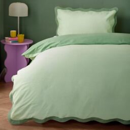 furn. Wiggle Scallop Duvet Cover Set – Easy Care Cotton Blend Wave Border Edge Bedding (Green - Single)