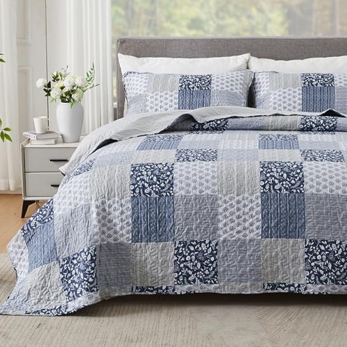Cozyholy Navy Blue Gray Alaskan King Quilt Set 132x120, 3 Piece Quilted Bedspread Set Patchwork Plaid Bedding Comforter Set Reversible Lightweight Microfiber Bed Spread Coverlet Set for All Seasons