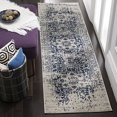 Safavieh Distressed Rug for Living Room, Dining Room, Bedroom - Madison Collection, Short Pile, in Cream and Navy, 80 x 180 cm