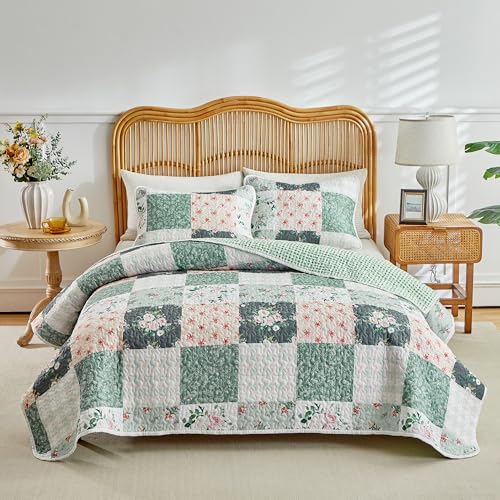 Joyreap 3 Pieces Floral Patchwork Quilt Set California King, 102x114 inches- Green n White Floral Design, Smooth Soft Microfiber Quilt, Bedspread Bed Cover for All Season