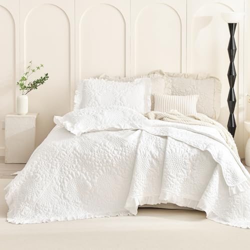 "Masaca White Ruffled Oversized King Bedspread 128""x120"",Stone-Washed Microfiber Shabby Farmhouse King Quilt Bedding Set Oversized,3Pcs Lightweight Crinkled Extra Large Boho Bedspread & Coverlet Sets"