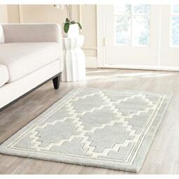 Safavieh Contemporary Indoor Hand Tufted Rectangle Area Rug, Chatham Collection, CHT743, in Grey / Ivory, 91 X 152 cm for Living Room, Bedroom or Any Indoor Space