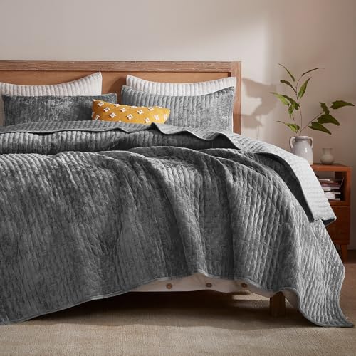 LEAONME Velvet Quilt Set Full/Queen Size 90''x98'', Lightweight Grey Velvet Comforter Set with 2 Matching Shams, Soft Cross Stitch Bedspread Coverlet Bedding Set for All Season