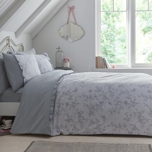 Dreams & Drapes Grey Floral Butterfly Duvet Cover Set – King Size 230x220cm – 2 Pillowcases – Ruffle and Polka Dot Design – Vintage Frilly Bedding – Soft Grey Bed Linen with Flower Print