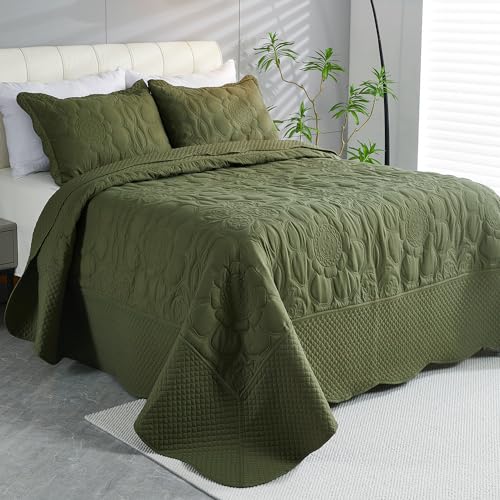 "EVENHUG Oversized King Quilt California King Size Lightweight Bedding Set Reversible Bedspread Coverlets for All Seasons 3 Piece (Olive Green 120""x128"")"