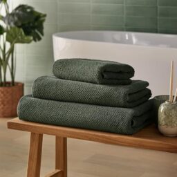 Silentnight Popcorn Waffle Bath Towel - Super Soft & Super Absorbent Spa-Like Towels - 100% Cotton BCI - Waffle Textured Quick Drying Bath Towel - 130 x 70cm - Machine Washable, Green