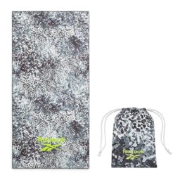 Reebok Sand Free Beach Towel - Quick Dry Microfibre Towel - Lightweight & Compact - Includes Carry Bag - Large Travel Towel for Pool, Gym & Travel Essentials - 90 x 180cm, Black/Grey Print