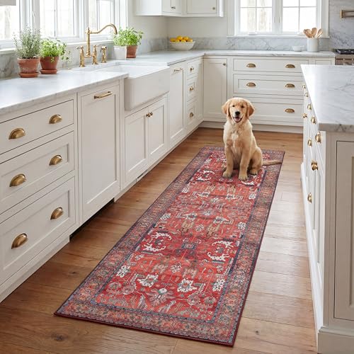 Safavieh Traditional Rug Ideal for High Traffic Areas - Machine Washable and Non Slip - Tucson Collection, Short Pile, in Red and Blue, 76 X 244 cm
