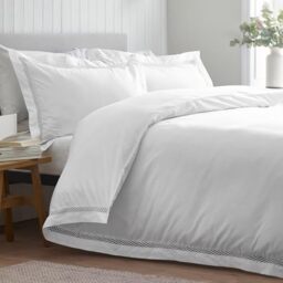 Catherine Lansfield Classic Lattice Lace King Duvet Cover Set with Pillowcases White