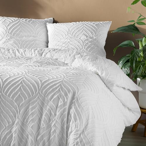 Douceur d'Intérieur, Heltie 3-Piece Bedding Set (240 x 220 cm) Tufted Microfibre White
