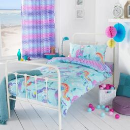furn. Mermaid Duvet Cover Set – Reversible Underwater Seahorse Soft Polycotton Easy Care Childrens Bedding (Blue/Purple – Toddler – 120x150cm)
