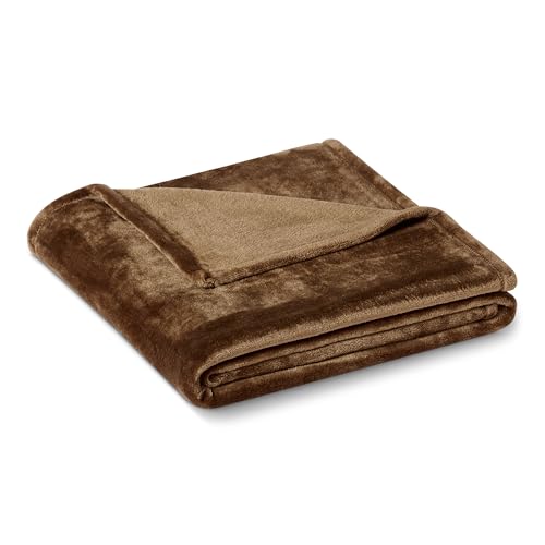 Amazon Basics Soft Fluffy Fleece Throw Blanket, Lightweight Cosy Not Heated Sofa Throw, 127 x 152 cm, Brown