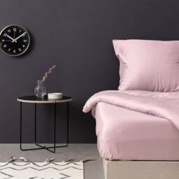 Luxurious Satin Queen Fitted Sheet, Light Pink, 150 x 200 + 30 cm, 100% Cotton, 210 Thread Count, 125 g/m², Machine Washable at 30°C, Soft & Elegant