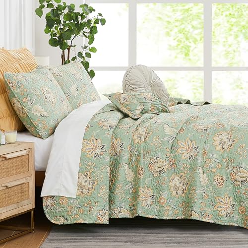 Southshore Fine Living, Inc. Oversized King Quilt Bedding Set 7-Pieces with Quilt, Pillow Shams, Euro Shams, 2 Throw Pillows, Boho Bedding Set for King/California Size Beds, Jacobean Sage Green